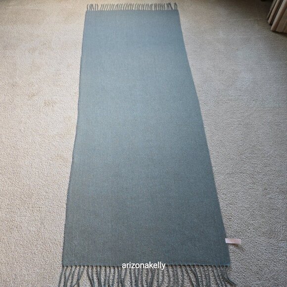 NWOT Insis Wool Scarf Oversized Sage Green - Picture 8 of 15